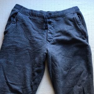 Men’s Patagonia sweatpants with two zipper pockets